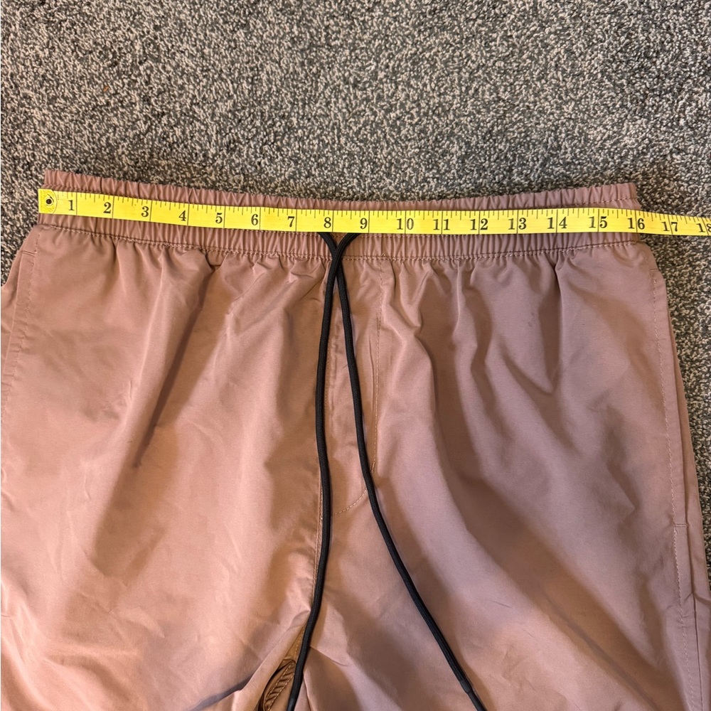 HUGO Boss Mens Brown Shorts Drawstring Size Medium Elastic Waist , small flaw - Picture 11 of 12